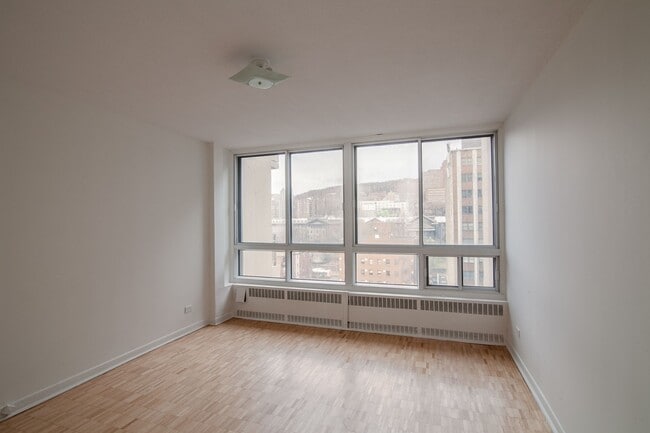 Photo - 1975 Maisonneuve Blvd W Unit 307