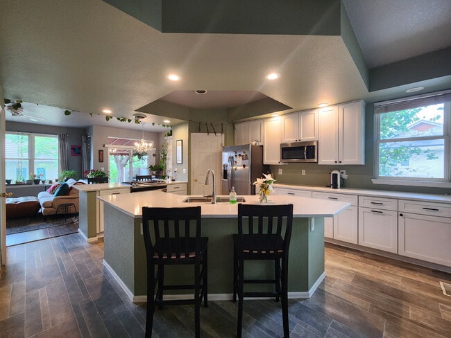 Photo - Stunning 3 Bedroom Townhome Tucked Away In Breathtaking Community