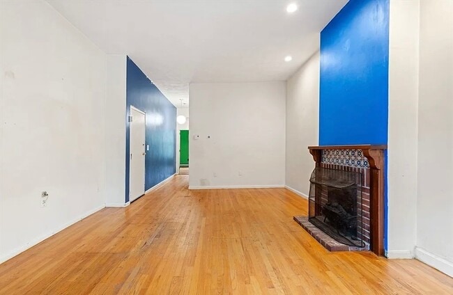 Photo - 231 W Newton St