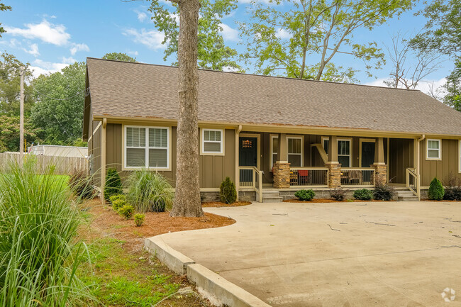 Building Photo - 1607 16th Street Southeast Rental