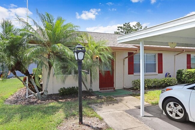 Building Photo - 2210 Greenhaven Dr Unit 375