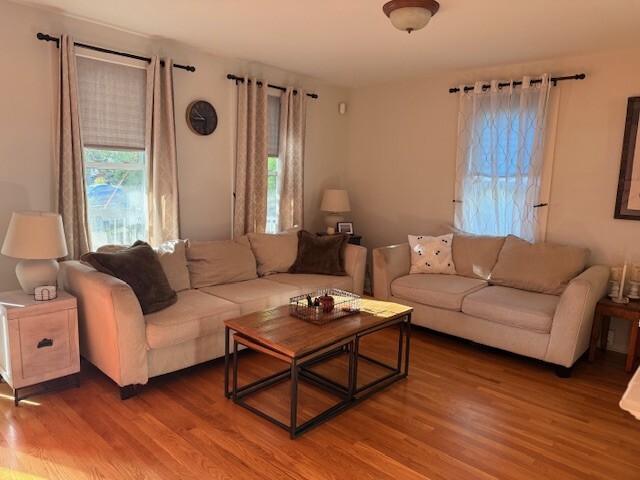 Photo - 105 Richmond Hill Rd