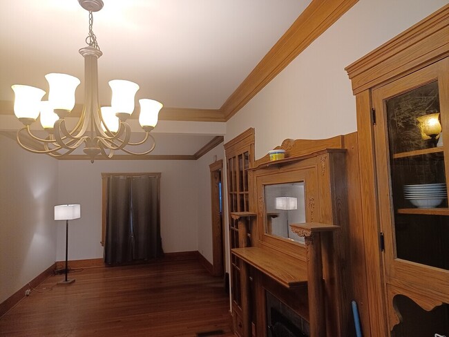 Photo - 2025 Maple Ave