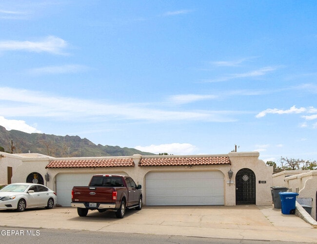 Building Photo - 316 Thunderbird Dr Rental