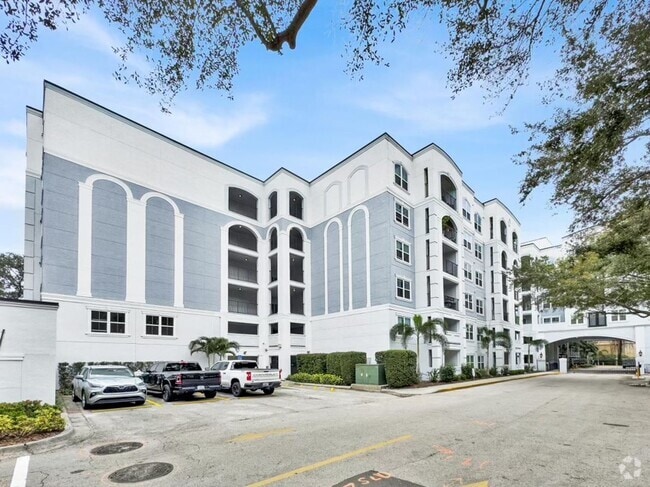 Building Photo - The Grande Downtown - REMODELED 1 Bedroom ... Rental