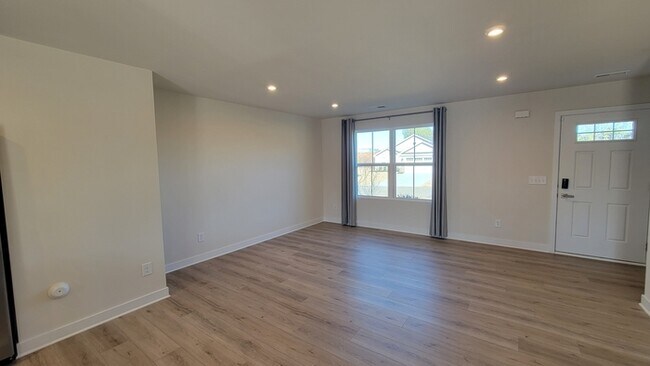 Photo - 207 Maggys Wy