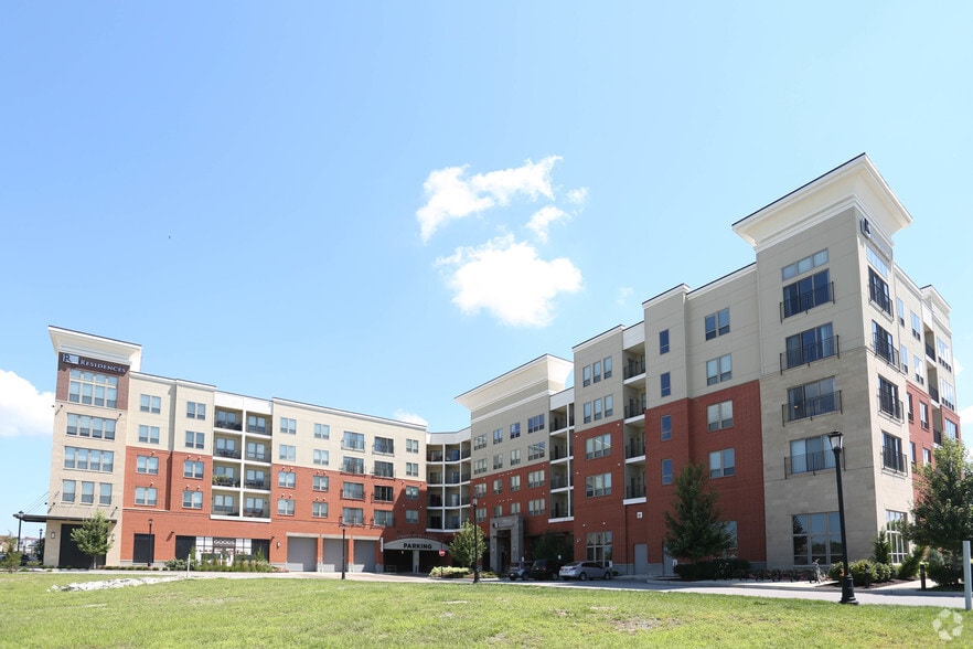 Exterior | St Charles Rentals | Residences at The Streets of St. Charles