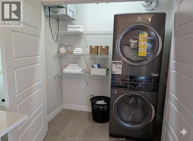 Photo - 926-928 Giles BOULEVARD Unit# 4 Unit 4