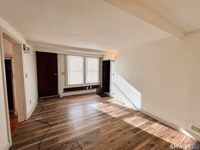 Building Photo - 3 Church St