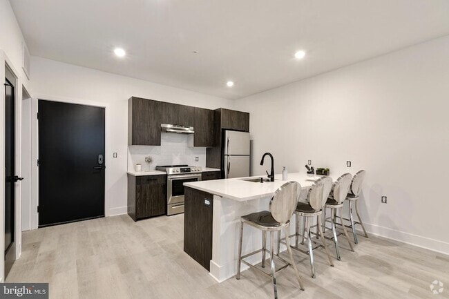 Building Photo - 3045-51 Richmond St Unit 402 Rental