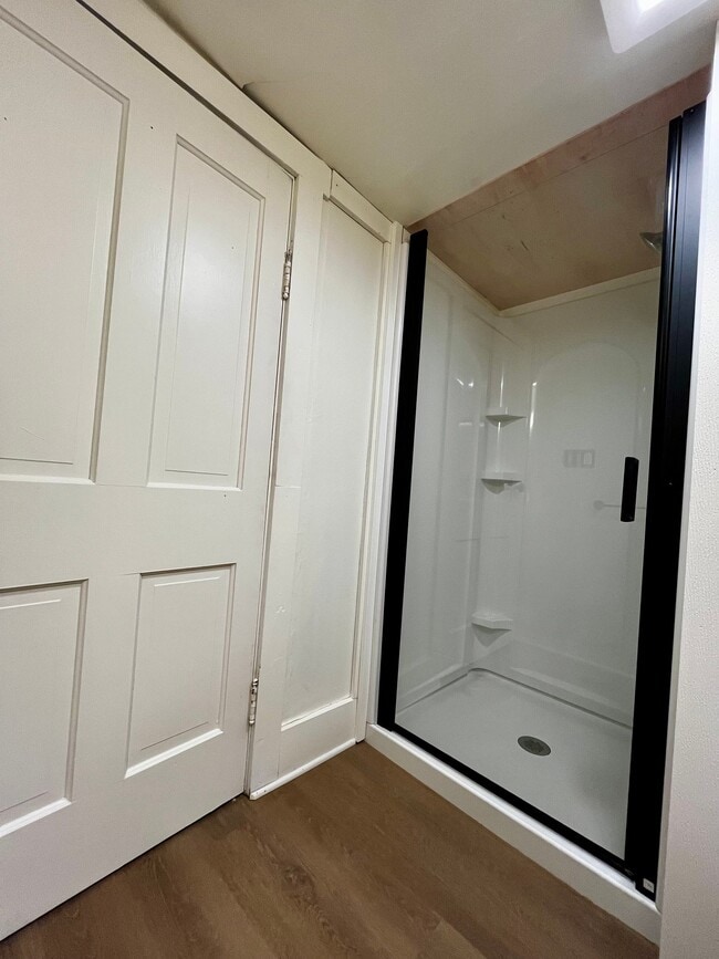 Photo - 220 N East St