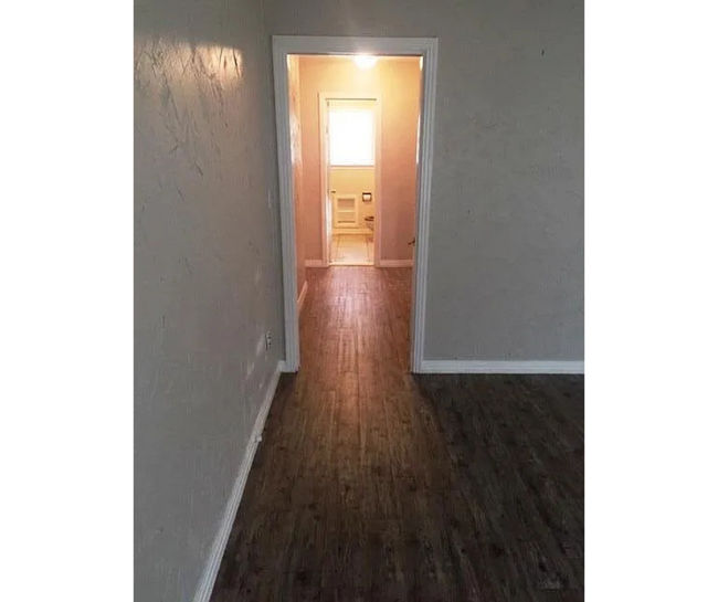 Photo - 2606 42nd St