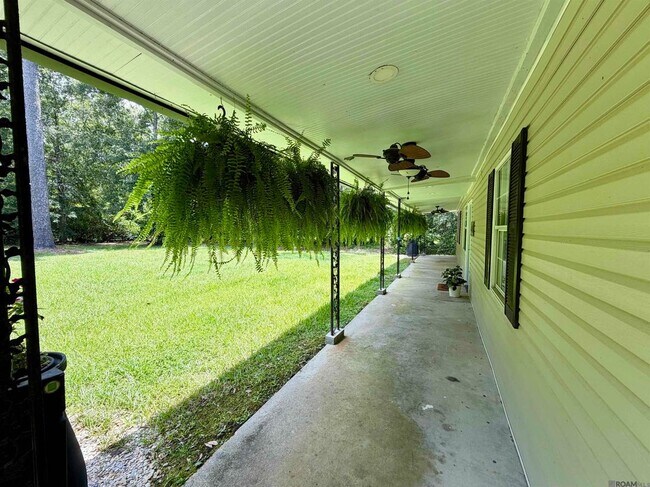 Photo - 26084 Pichon Rd