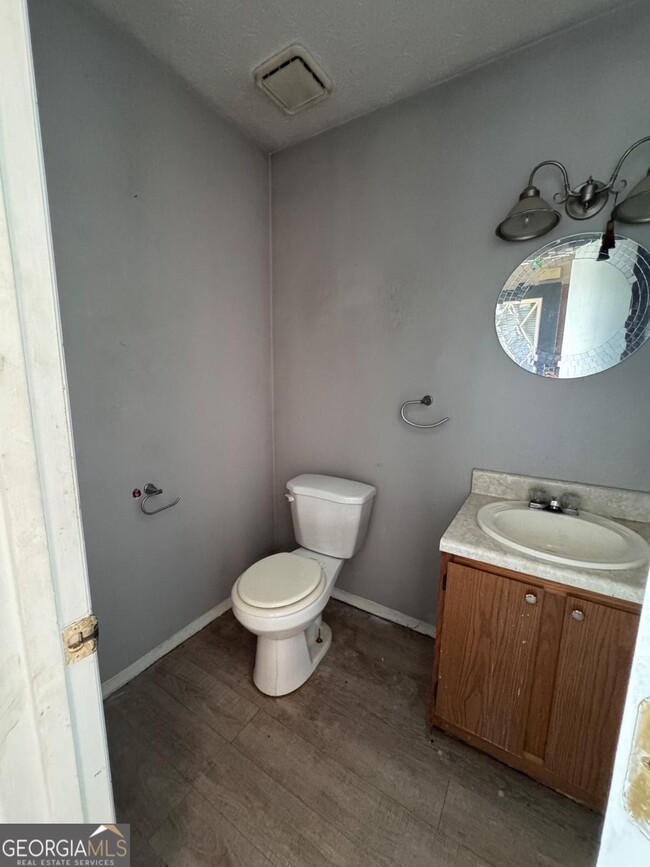 Photo - 1602 Pine Tree Trail