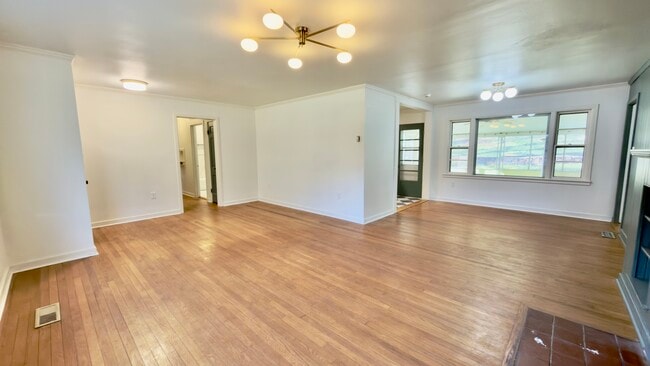 Photo - 3413 Montlake Dr