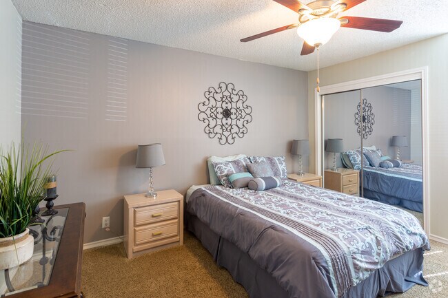 2 BR, 1 BA 1018 SF