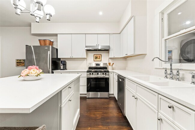 Photo - 603 Crockett St