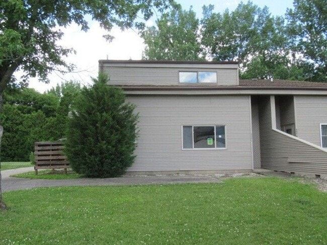 Photo - 902 Hartwell Dr