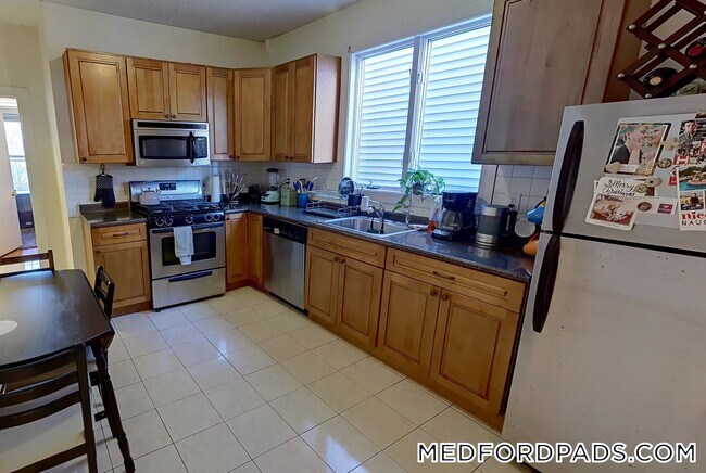 Photo - 68 Winchester St Unit 1