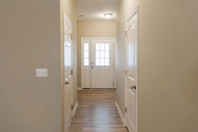 Photo - Gorgeous Raleigh Townhome For Rent