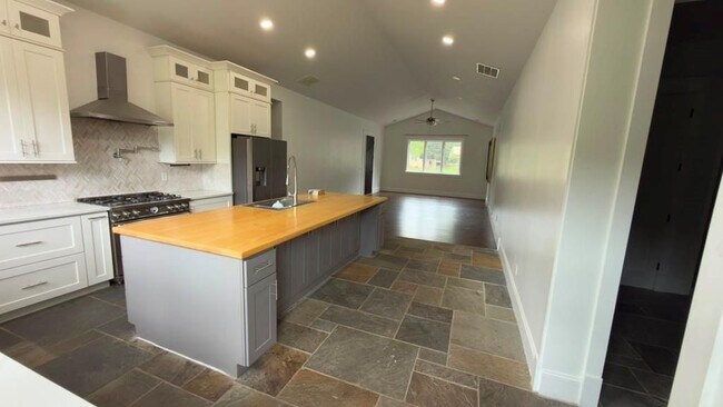 Photo - 2909 Jones Mill Rd