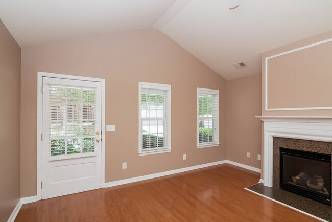 Photo - 164 Highland Falls Dr