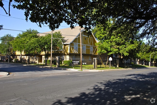 Building Photo - Stone Manor