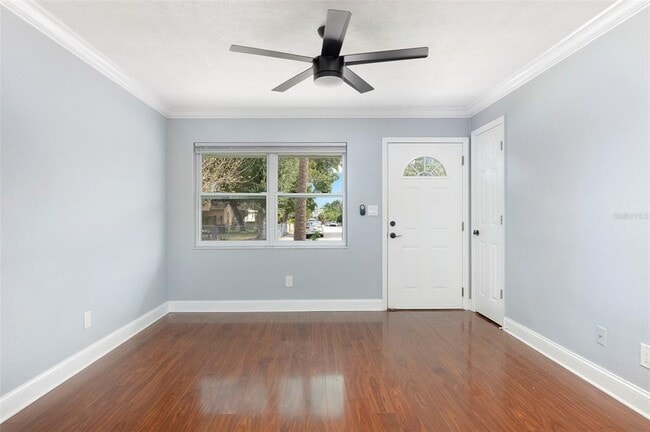 Photo - 727 14th St S