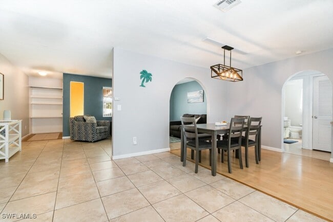 Photo - 922 SE 25th Ln