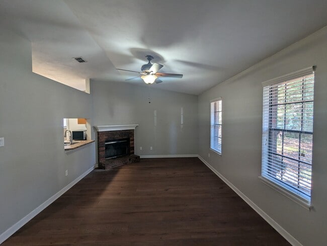 Photo - 202 Whetherbine Way W