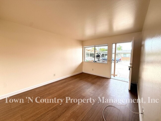 Photo - 239 W Alvin Dr Unit B