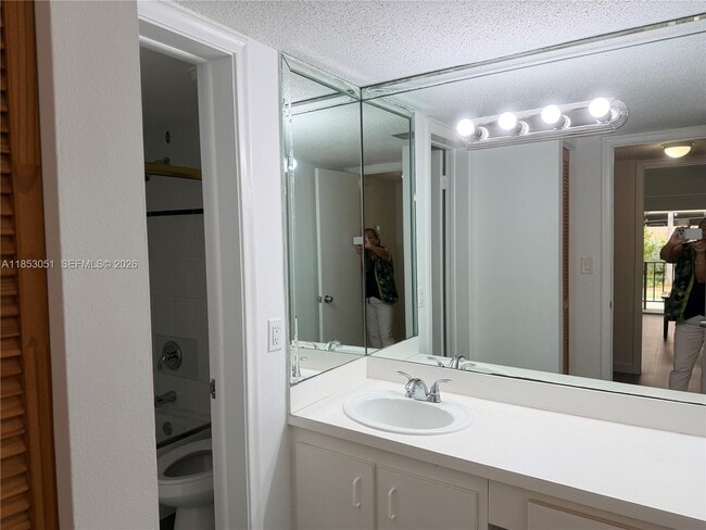 Photo - 9229 SW 87th Ave Unit D7