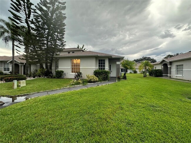 Building Photo - 14572 Laguna Beach Cir