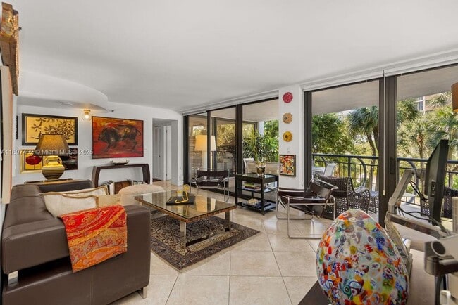 Photo - 2843 S Bayshore Dr Unidad 4B