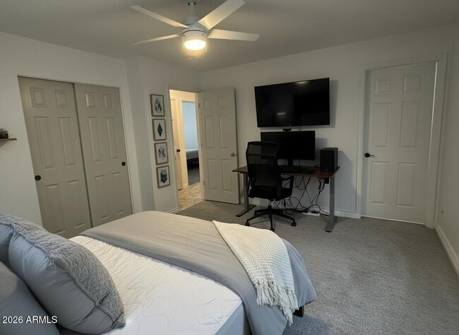 Photo - 524 W 18th St