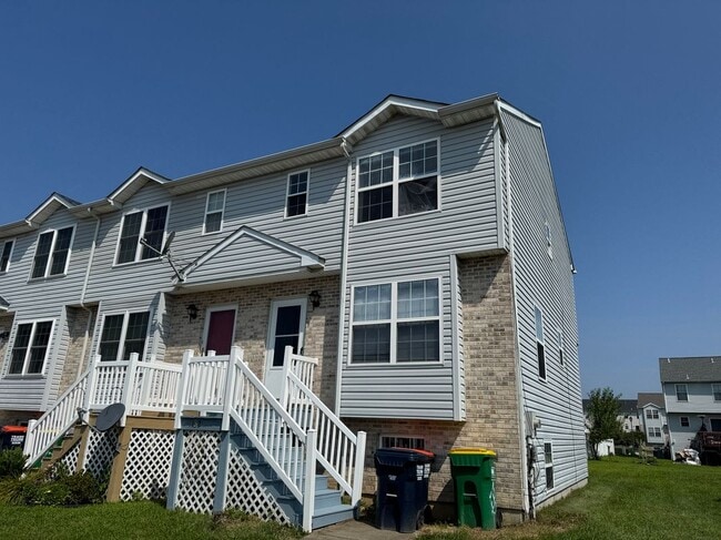 Building Photo - 132 Rosie Dr Rental