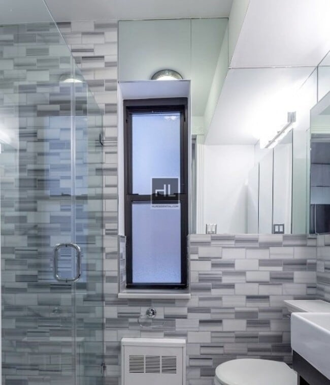 Photo - LEXINGTON AVE. Unit 4