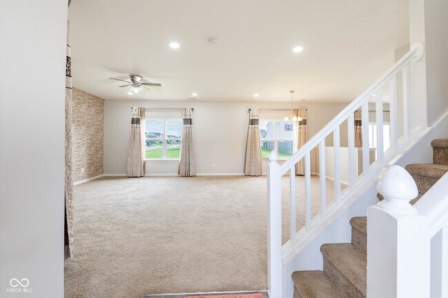 899 Briarstone Dr