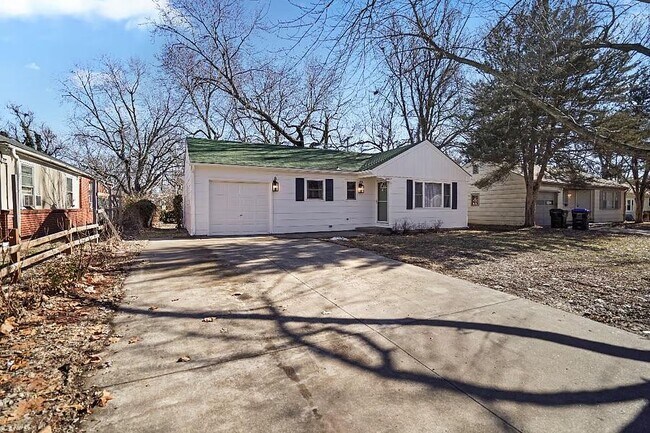 Photo - 2412 SW Mission Ave