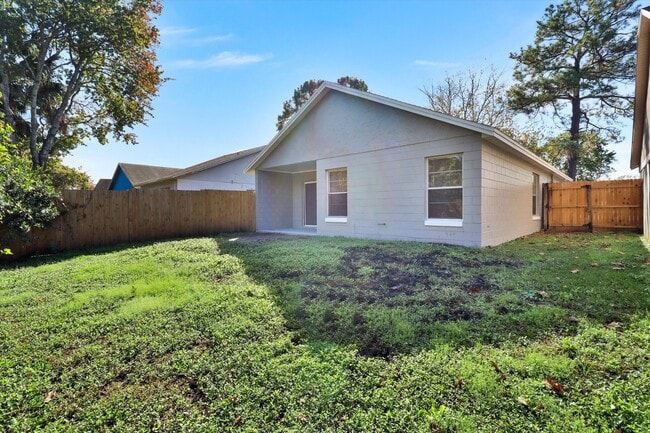 Photo - 521 Madrigal Ct