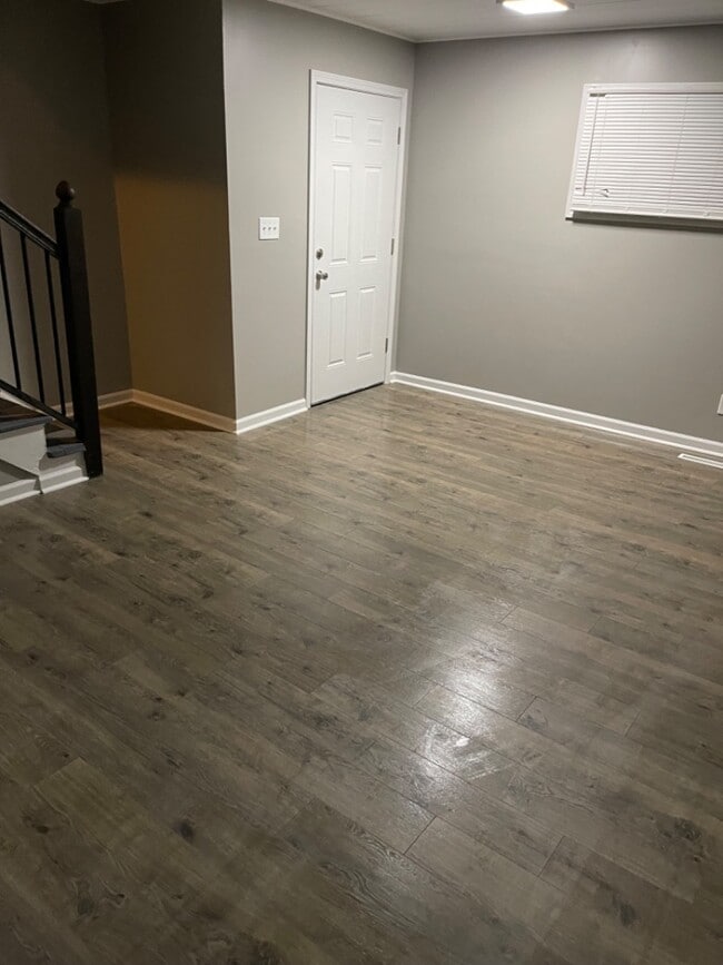 Photo - 2094 Jermain Dr