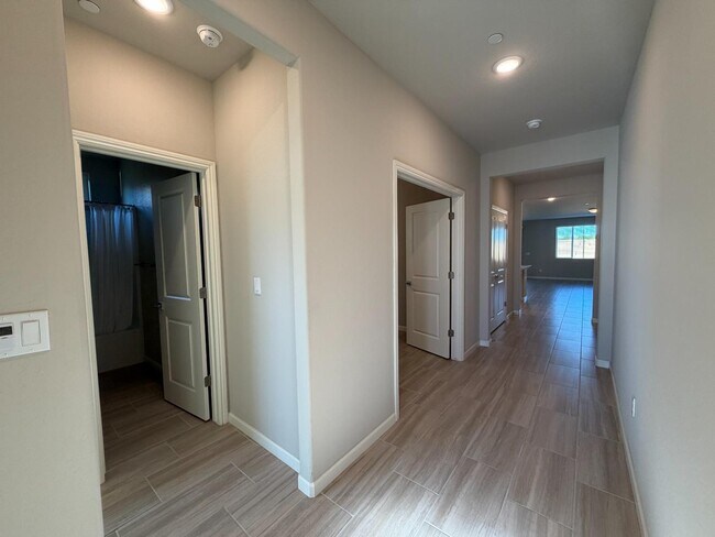 Photo - 660 Atlantica Dr S