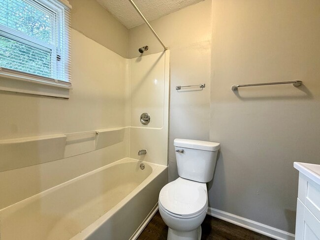 615 Prospect Ave NE Unit 1