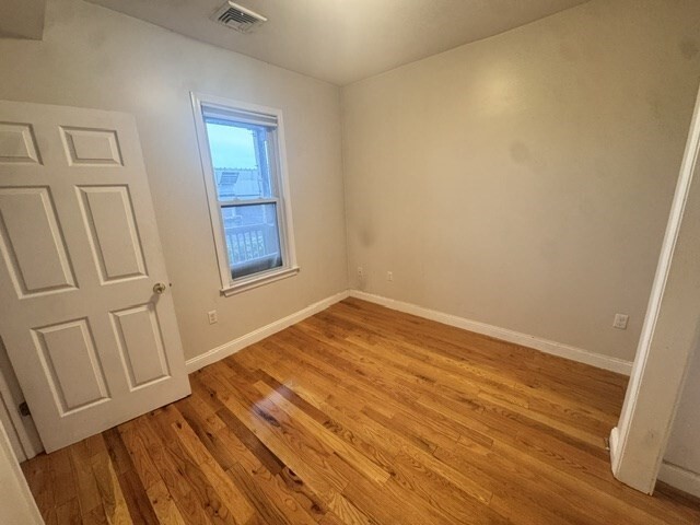Photo - 136 K St