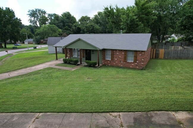 3884 Kerston Dr