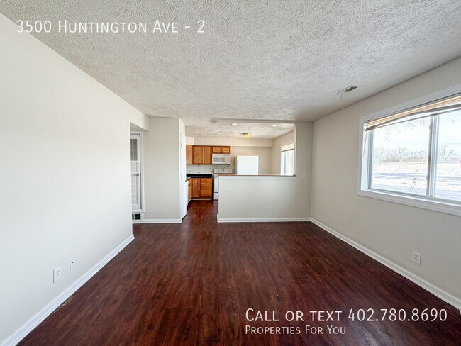 Photo - 3500 Huntington Ave Unidad 2