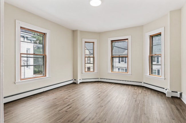 Building Photo - 27 Frederic St