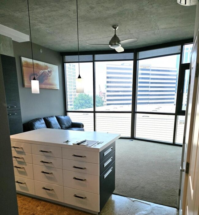 Photo - 851 W Front St