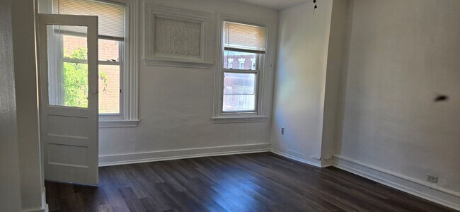 Building Photo - 3225 W Susquehanna Ave Unit 3rd fl Rental