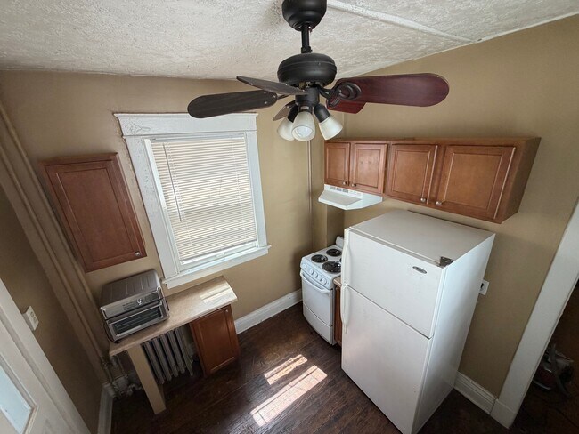 Photo - 3619-3621 Wyandotte St